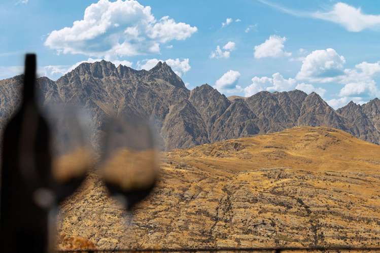 1 Goldleaf Hill Queenstown_21