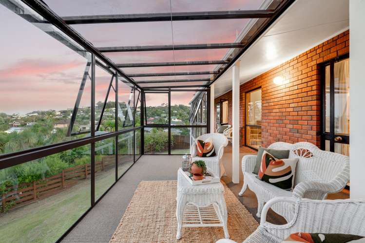 15 Higham Ferrers Place Red Beach_6