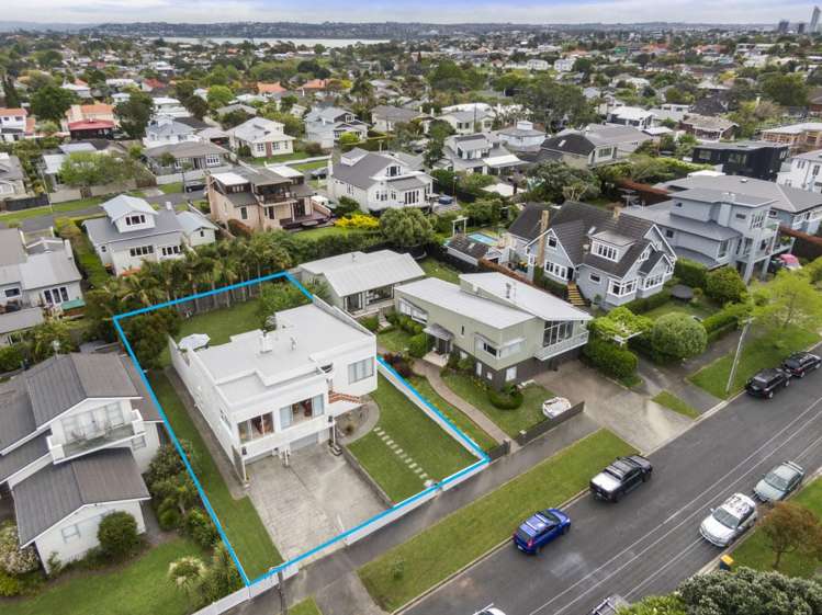 19 Merani Street Narrow Neck_7