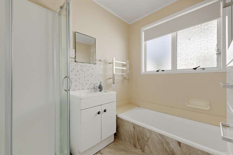 21 Frobisher Way Clendon Park_2