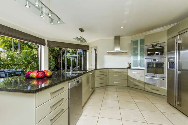 8 Oscar Road Greenhithe_4