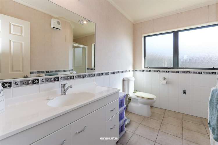 20 Frame Place Owhata_20