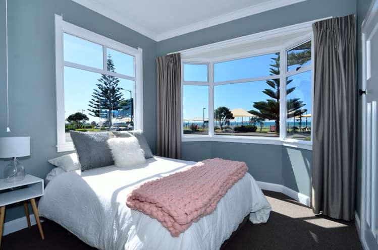 351 Marine Parade Napier South_12