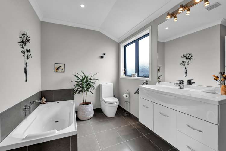 1/276 Mangorei Road Merrilands_13