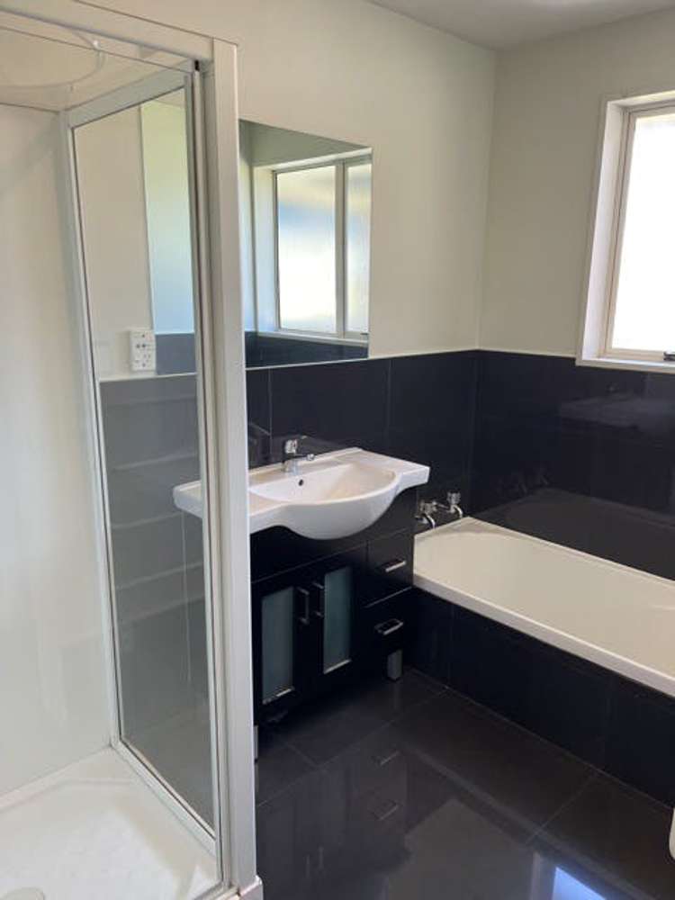 2/17 Cardigan Bay Place Addington_7