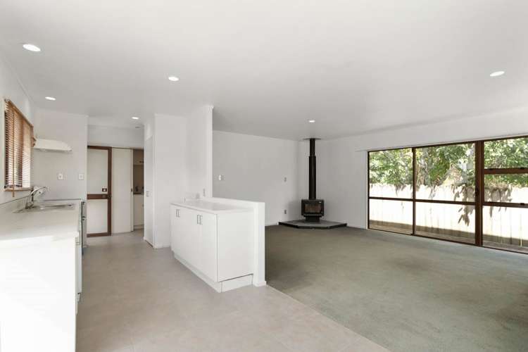 2/13b Inver Street Glen Eden_3