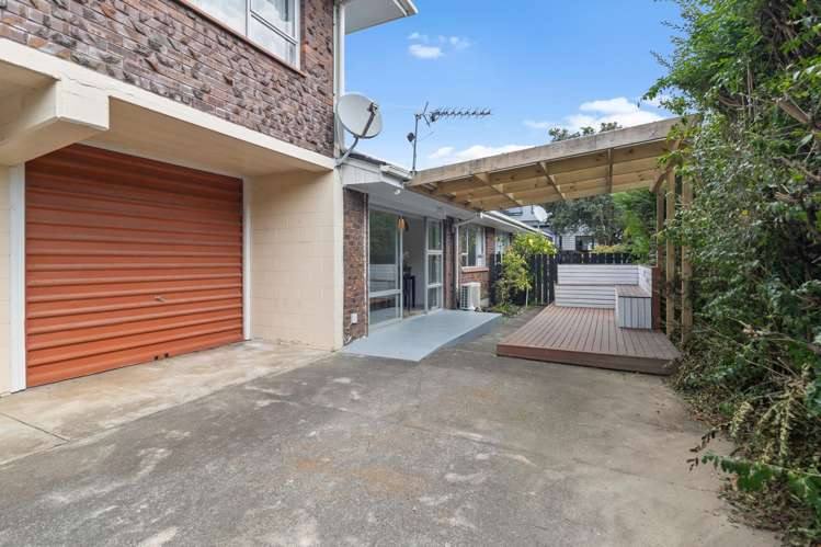 2/34 Kitchener Road_0