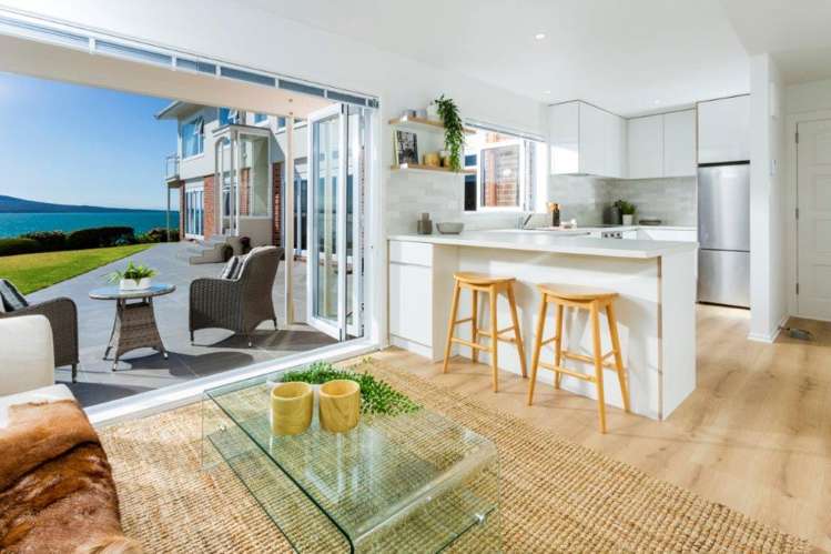 1/241 Hurstmere Road Takapuna_9