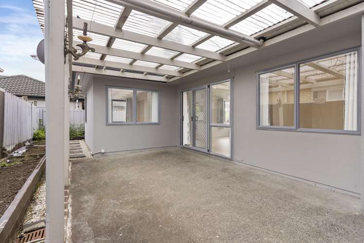 34 Frank Bunce Grove Flat Bush_14