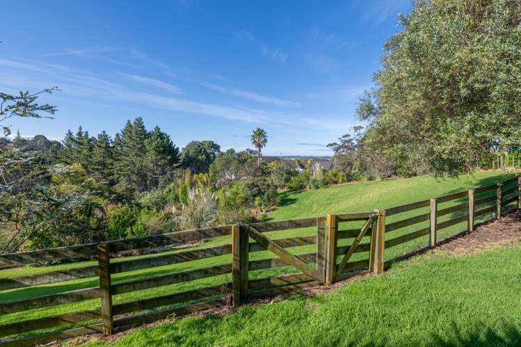 1/4 Roberts Road Matakatia_29