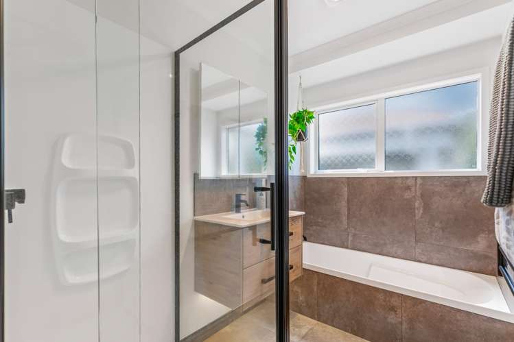 1/32 Neil Avenue Te Atatu Peninsula_9