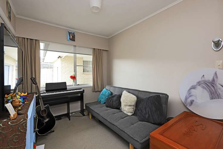 17 Surrey Street Taradale_13