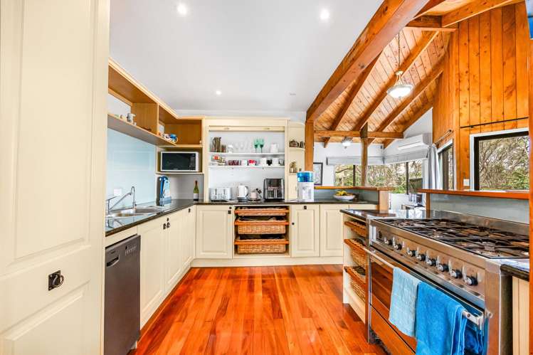 64 Ridge Road Mahurangi East_13