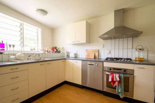 2BR Flat in Vibrant Mt. Cook