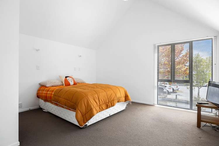 10/140 Office Road Merivale_8