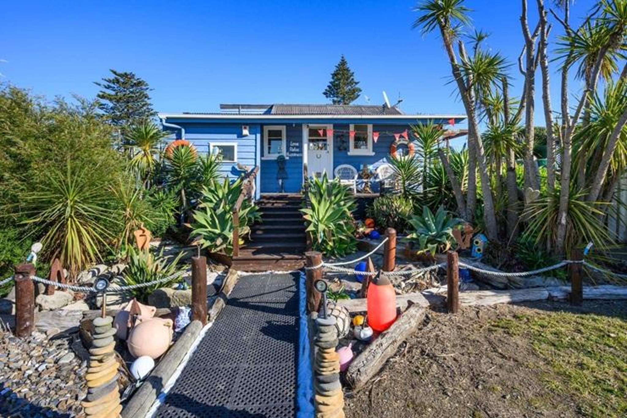 ‘I’ve had lots of tears’ - New Zealand’s bachiest bach attracts ‘quirky’ buyers