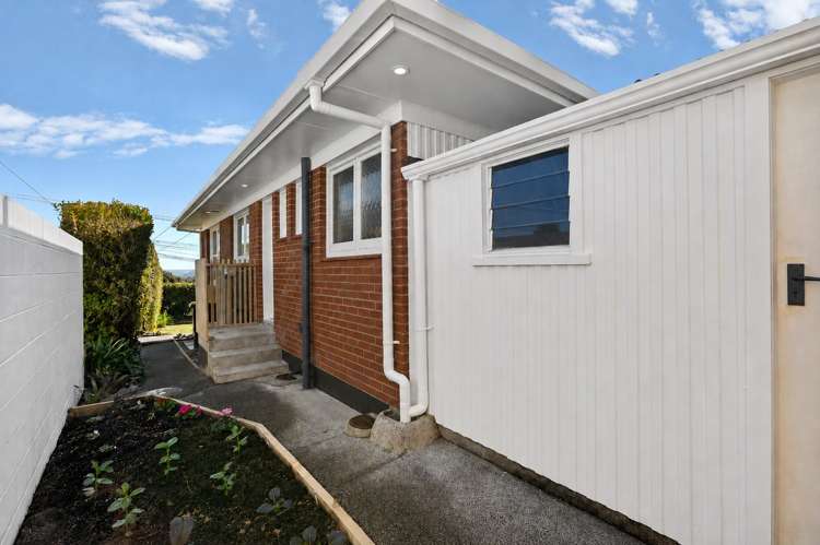 1/229 Glenfield Road Hillcrest_14