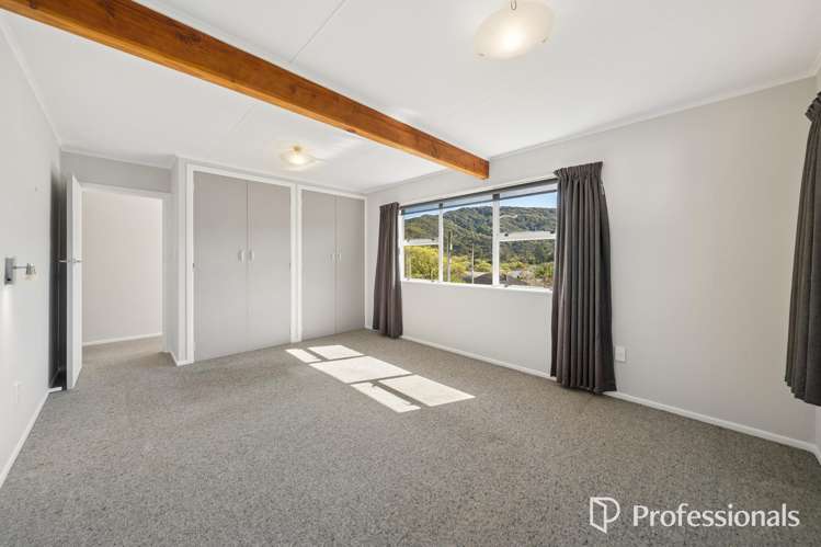 57 Coast Road Wainuiomata_10