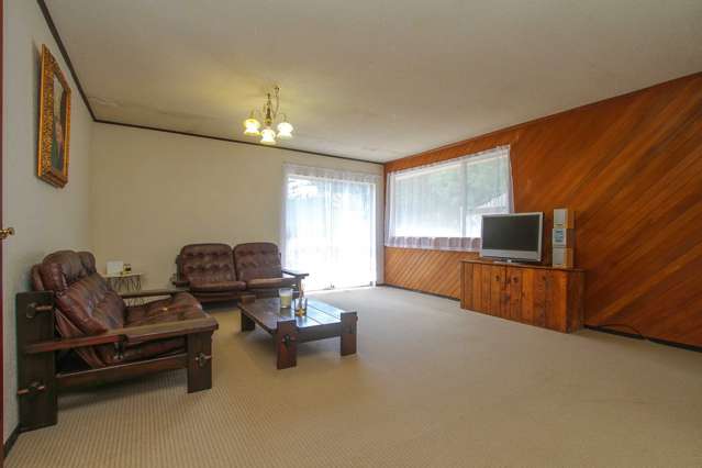 8 Tableau Place Totara Vale_3