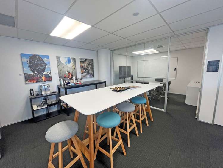 Level 1/8 Gloucester Park Road Onehunga_1