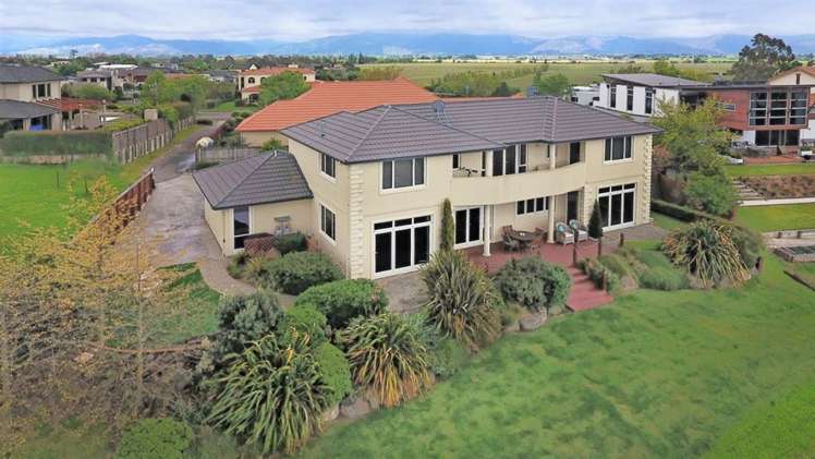 8 Golf View Close Fairhall_0