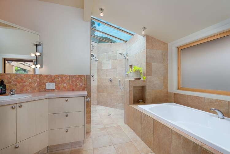 30 Airlie Street Glenduan_12