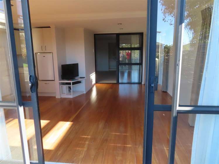 39 The Strand Onetangi_2