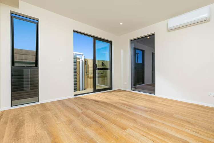 2/18 Scott Road Hobsonville_6