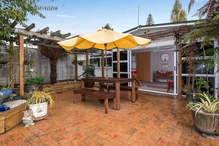 2/9 Dell Way Bucklands Beach_10