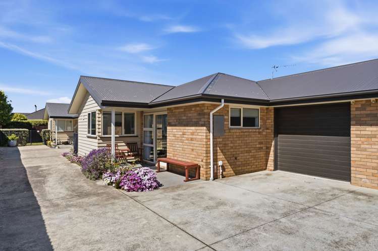 2/121 Marriotts Road_0