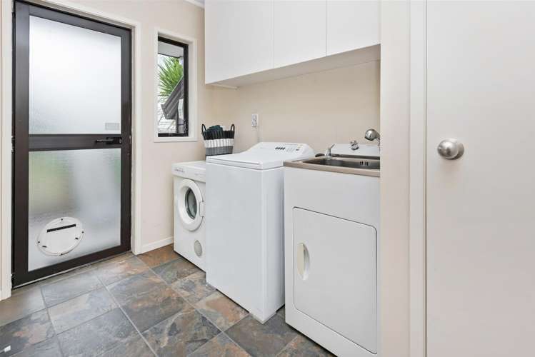 12a Glenfern Road Mellons Bay_15