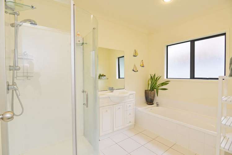 147j Glengarry Road Glen Eden_11