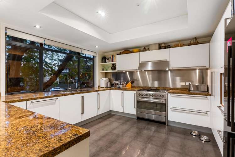 2A/36 Saint Stephens Avenue Parnell_15