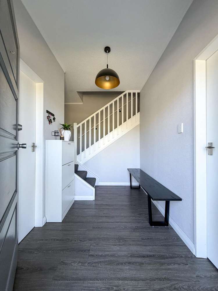 12 Zande Terrace Tawa_11