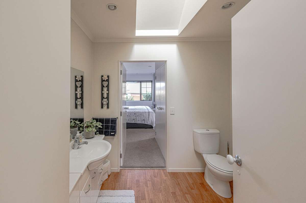 22 Lakeridge Close_5