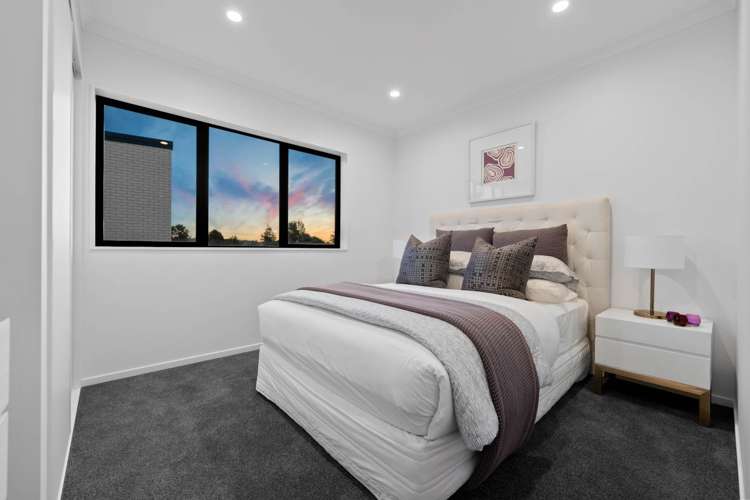 23 Henry Maxwell Way Flat Bush_12