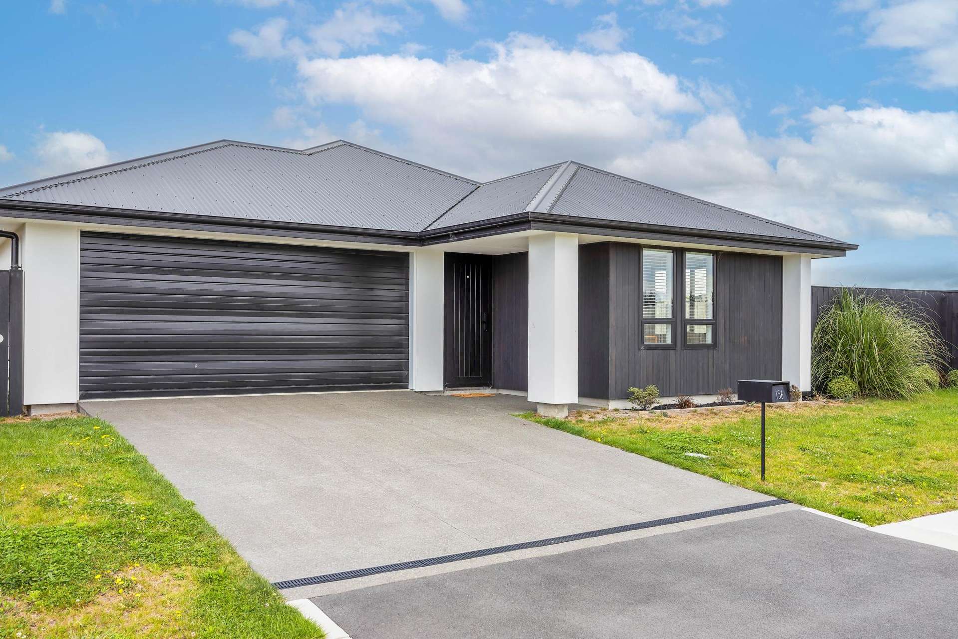 156 Faringdon Boulevard Rolleston_0