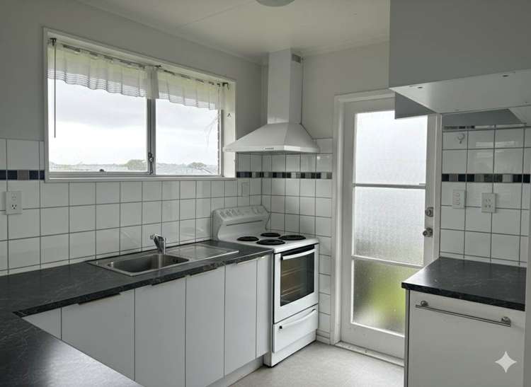 2/19 Megan Avenue Pakuranga_1