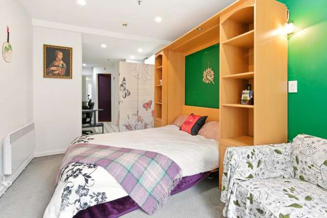 CBD Furnished Studio - Your New Home For 2026!