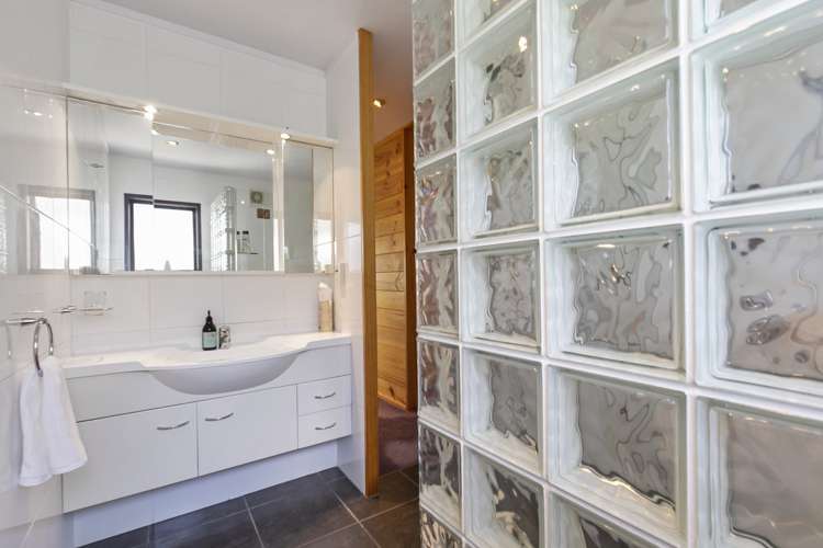 85 Awanui Rise Papakura_22