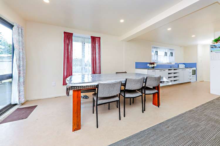 8 Vickers Crescent Mangere_5