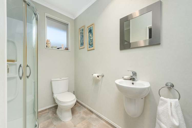 4 Jonathon Street Brookfield_11