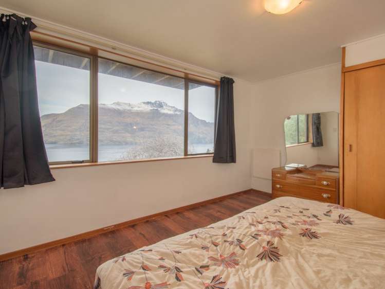 73a Wynyard Crescent Fernhill/Sunshine Bay_1