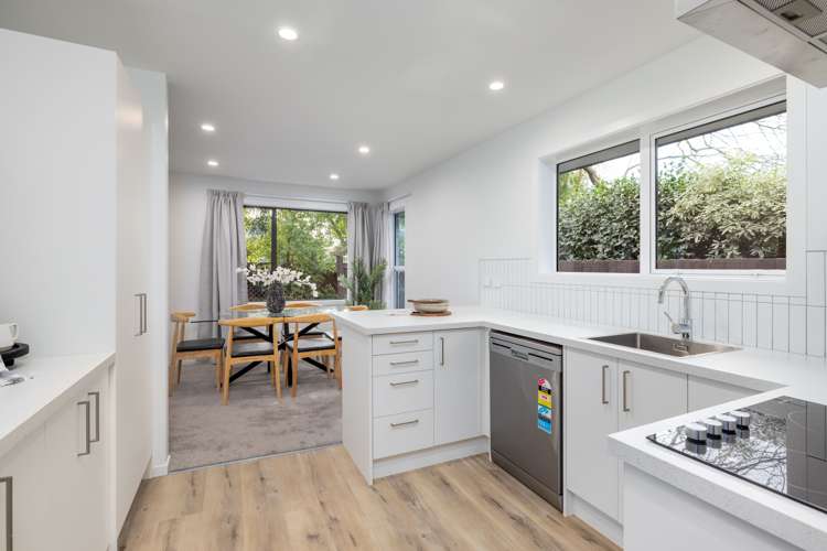 40a Regency Crescent Redwood_7