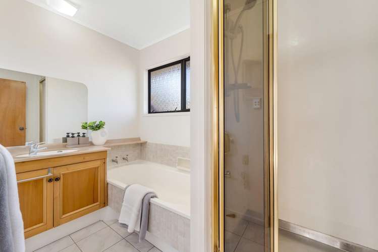 86 Dalwhinnie Parade Highland Park_13