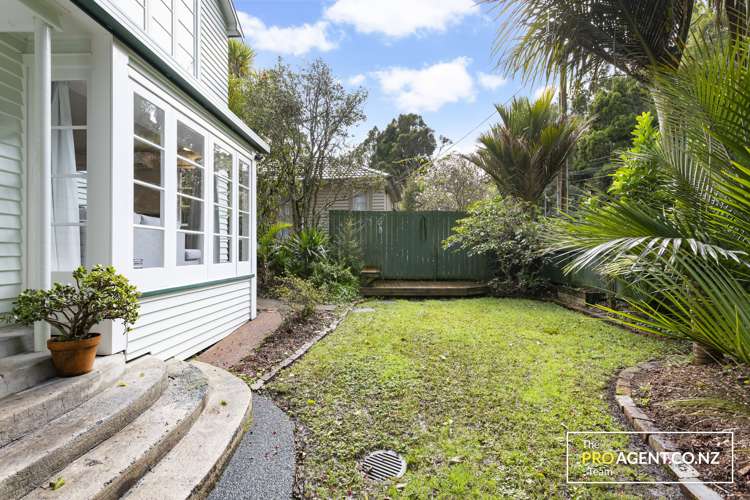 29 Hollywood Avenue Titirangi_23