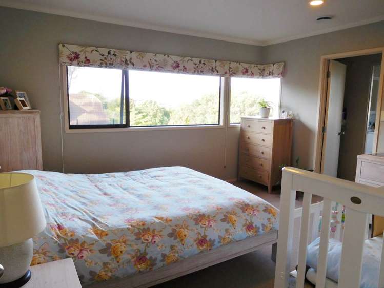 2/65 Sunset Road Totara Vale_4