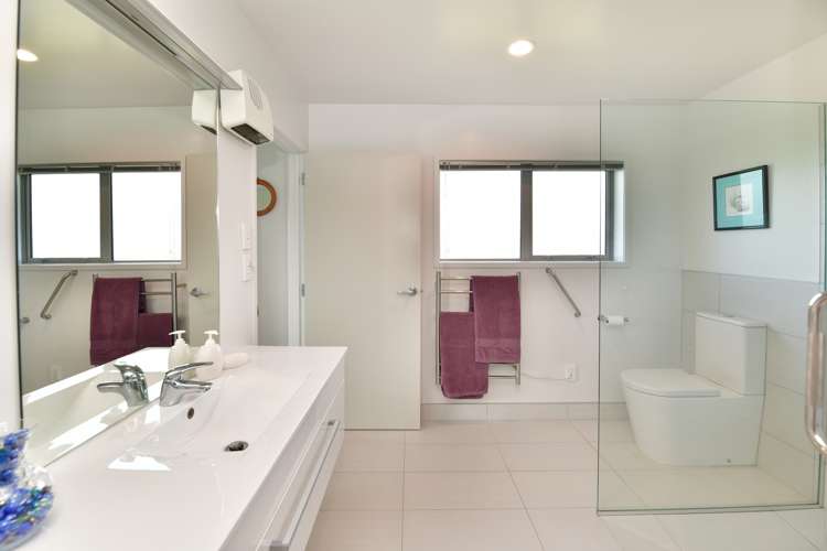 8 Bayview Park Lane Orewa_13