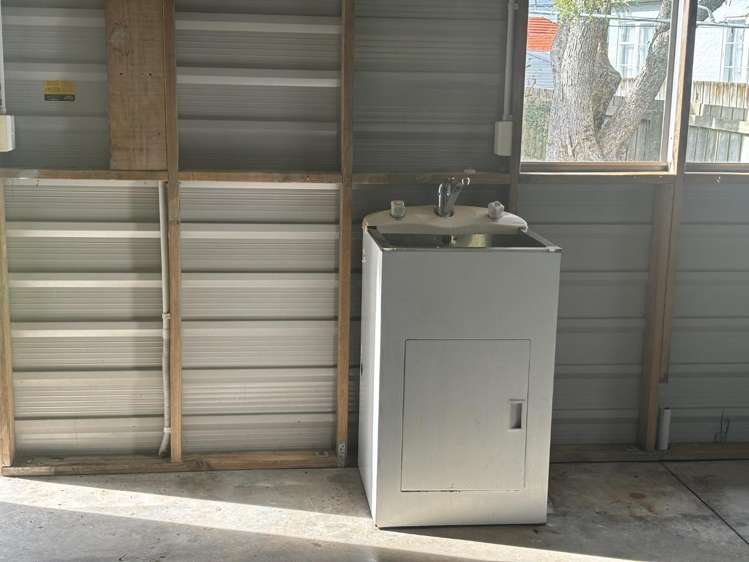 40 Wrantage Street Westown_11