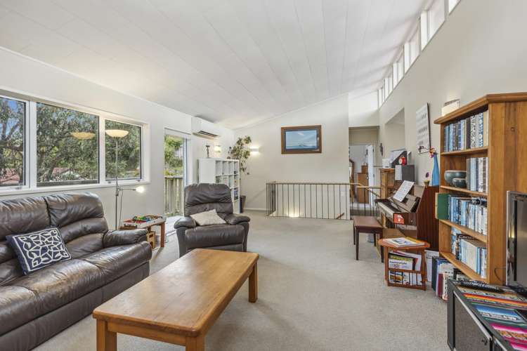 47 Thurleigh Grove Karori_1